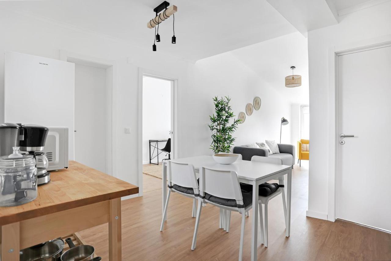 Sunny 2 Bedroom Apartment In Almada - Balconies With River View Exteriör bild