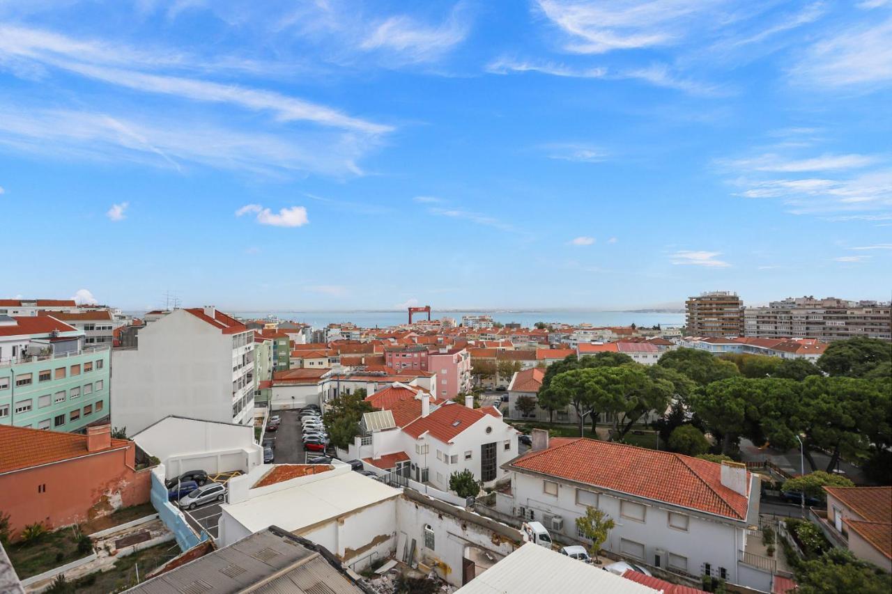 Sunny 2 Bedroom Apartment In Almada - Balconies With River View Exteriör bild